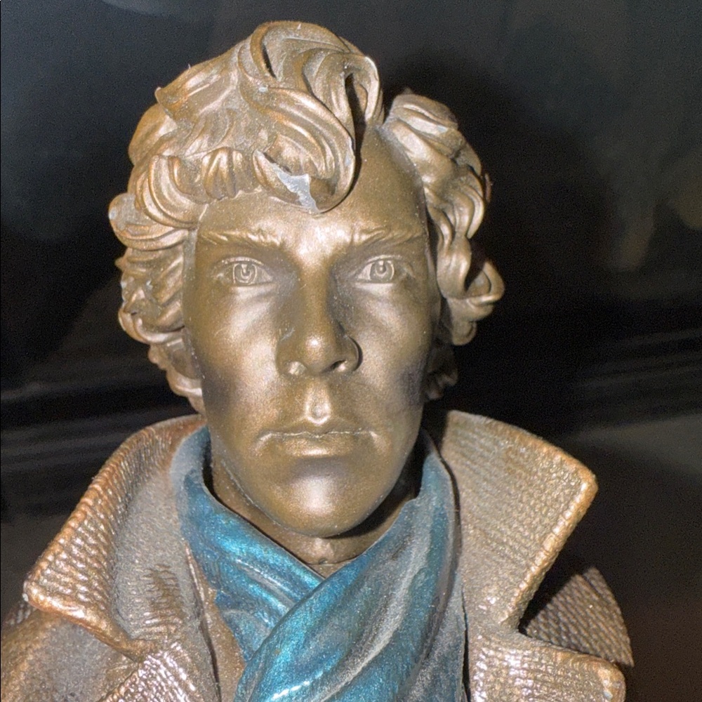 Sherlock Holmes and Watson BBC Busts of Characters - Picture 12 of 15
